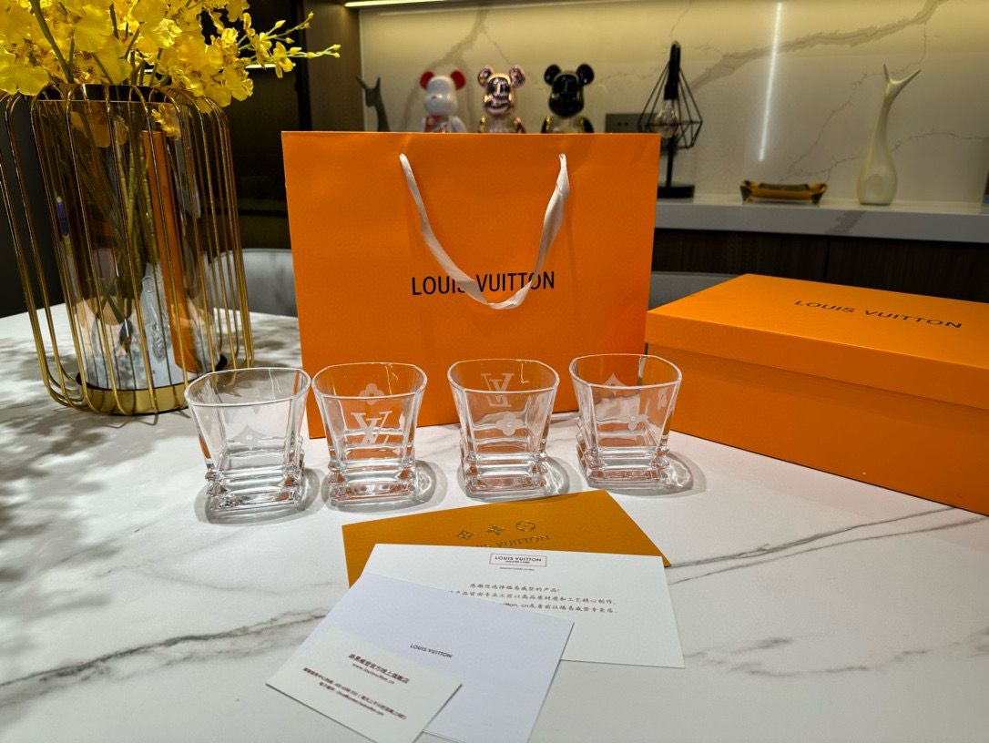 Louis Vuitton LV  Water cups set of four transparent cups.